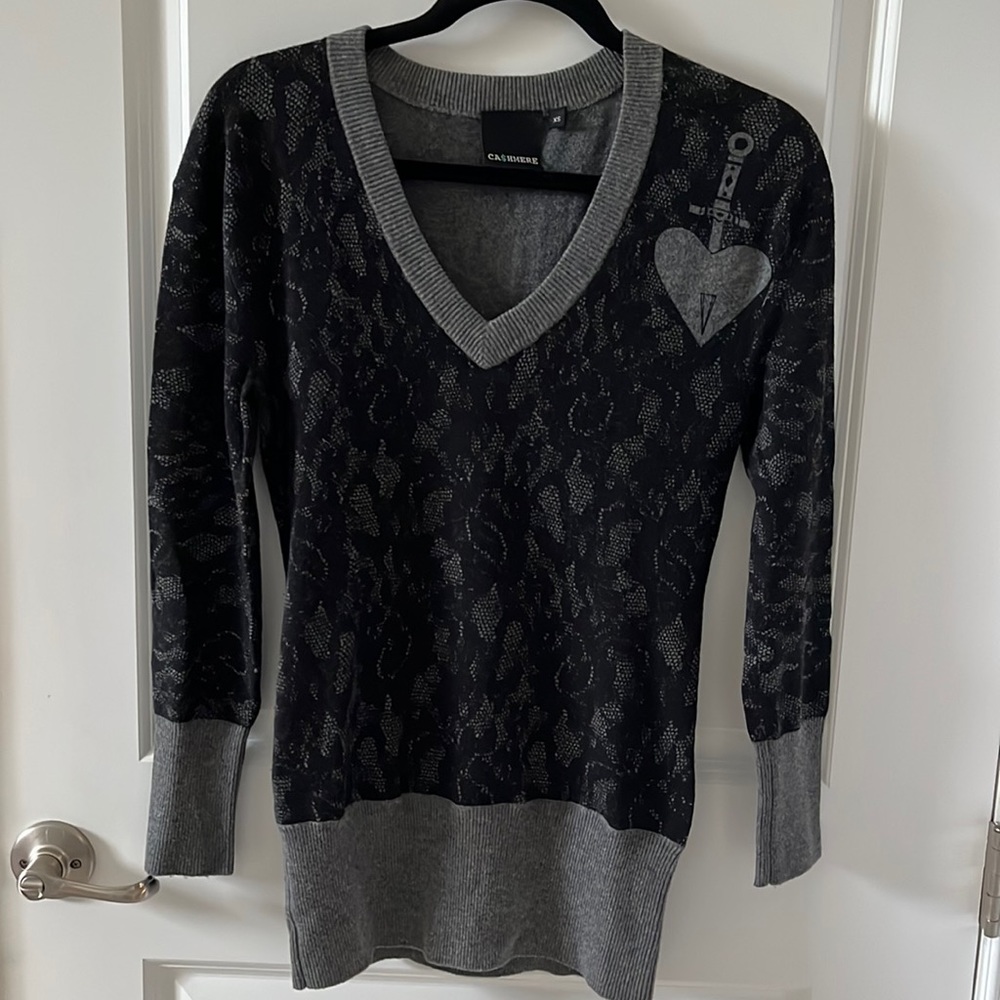 V neck sweater